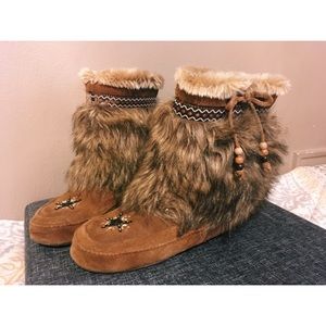 USED Faux fur Minnetonka Moccasin booties